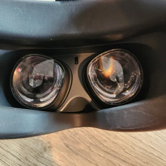 Meta Quest 2 VR Headset – Elite Strap w/ Battery + Carrying Case – Barely Used - Picture 8 of 10